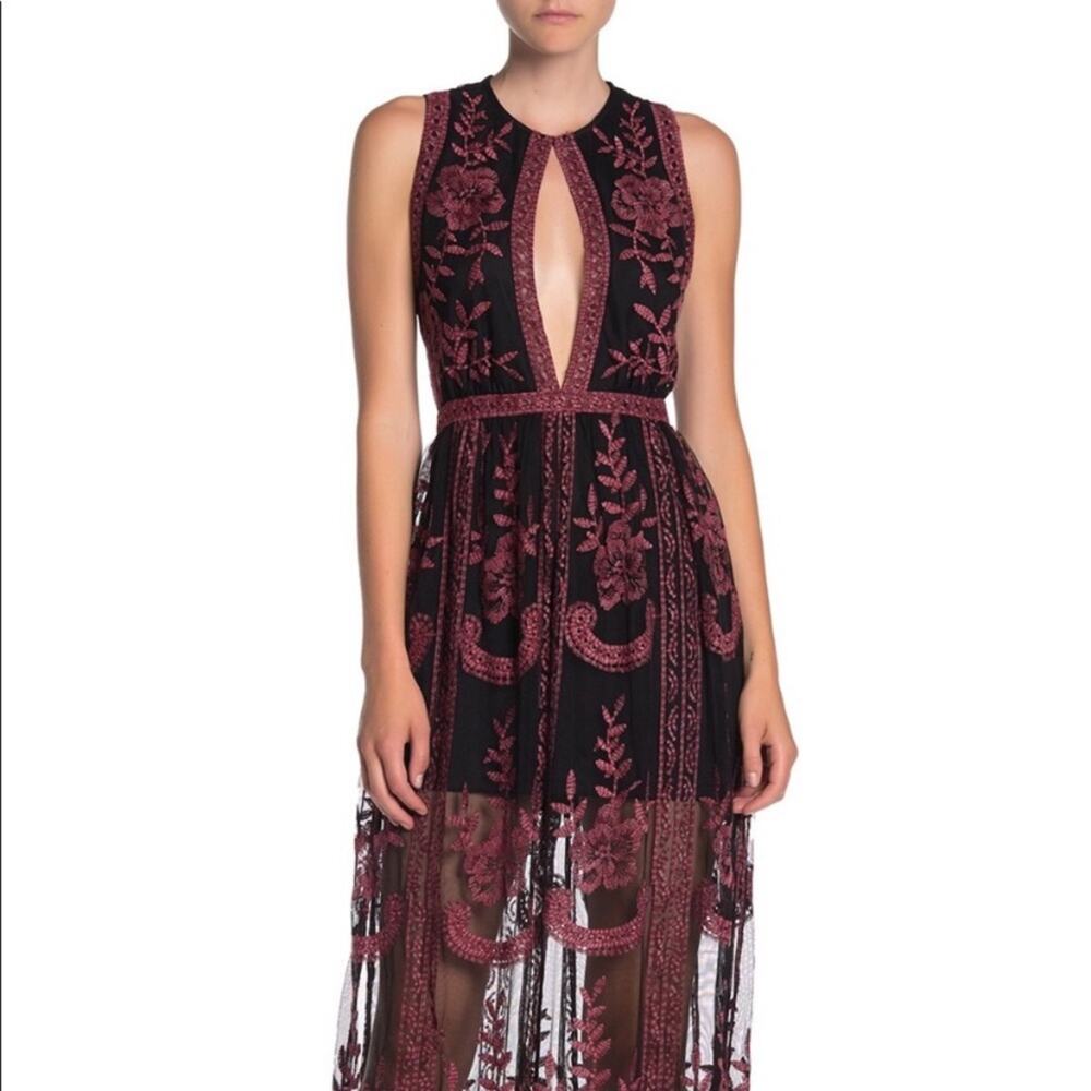 Honey punch Lace embroidered maxi halter sheer overlay dress NEW Small - Picture 4 of 12